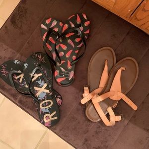 Bundle of flip flops!